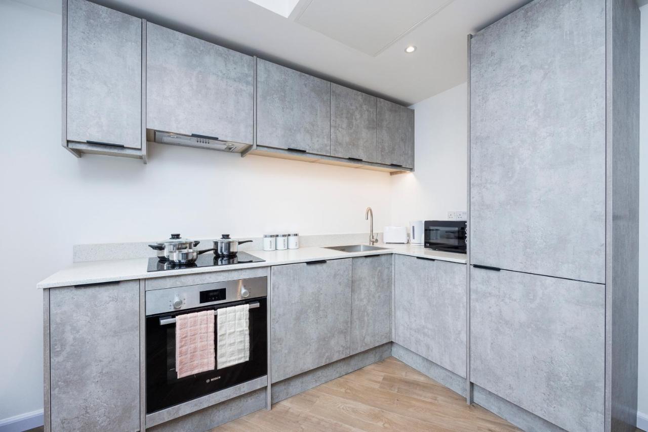 Cresta House - Modern Apartments Luton  Exterior foto